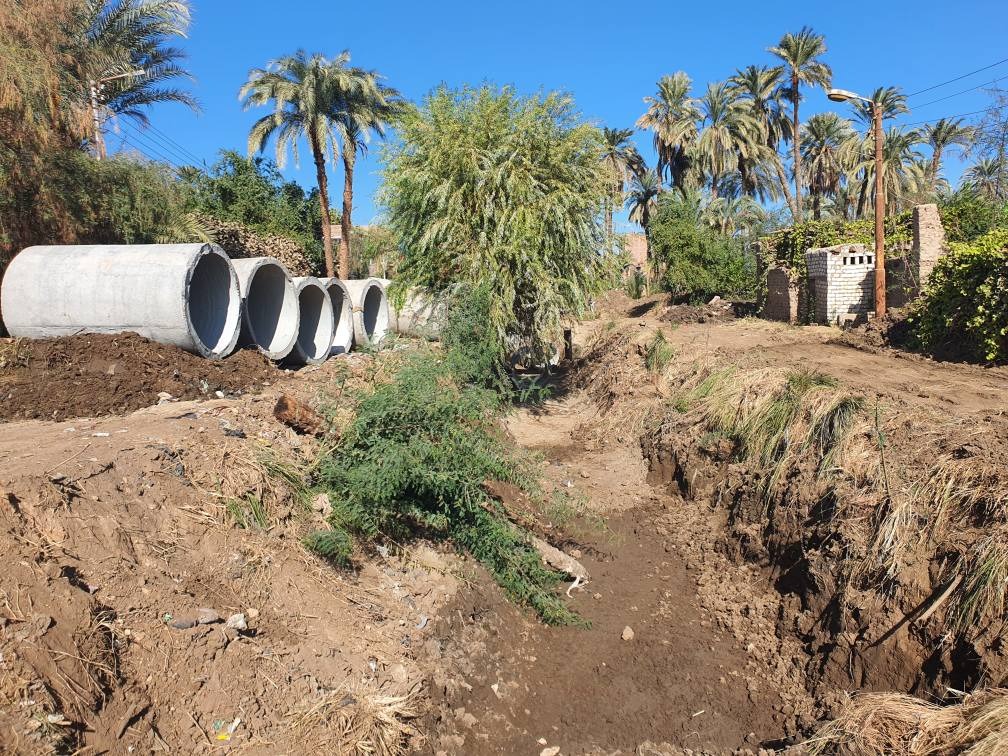 محافظ سوهاج يتابع تنفيذ عدد من المشروعات الخدمية والتنموية بمركز جهينة