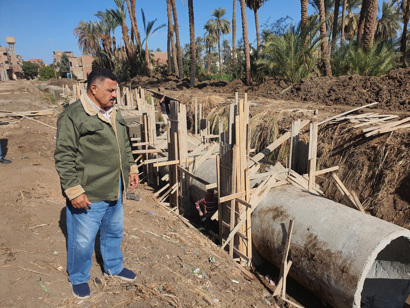 محافظ سوهاج يتابع تنفيذ عدد من المشروعات الخدمية والتنموية بمركز جهينة