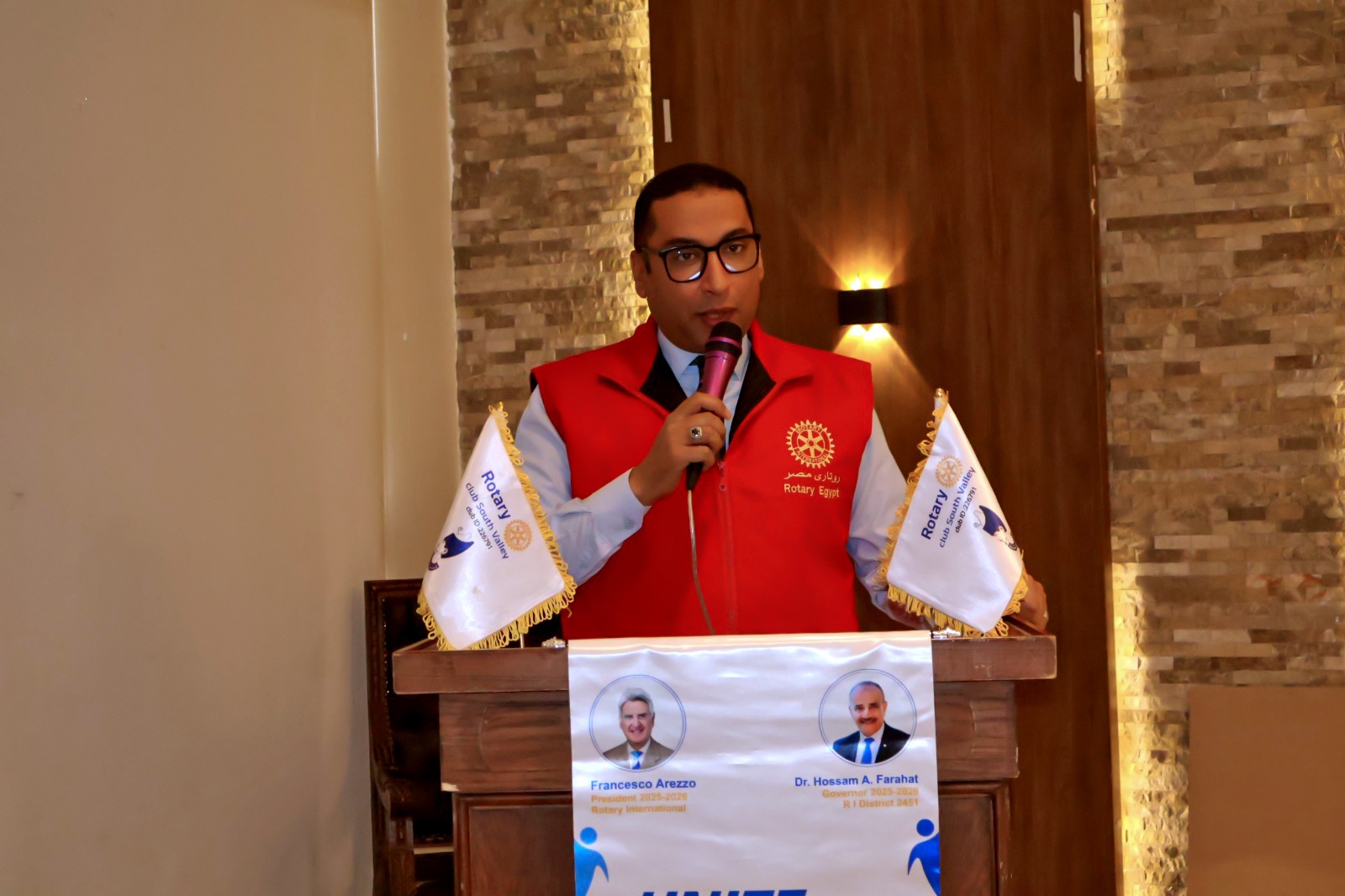 محافظ سوهاج يشهد احتفالية نادي روتاري جنوب الوادي لتكريم عمال النظافة