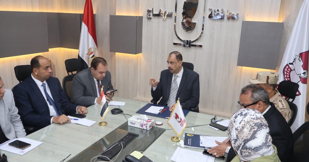 غرفة العمليات الرئيسية بسوهاج تتابع انتظام سير انتخابات الإعادة لمجلس النواب دون معوقات