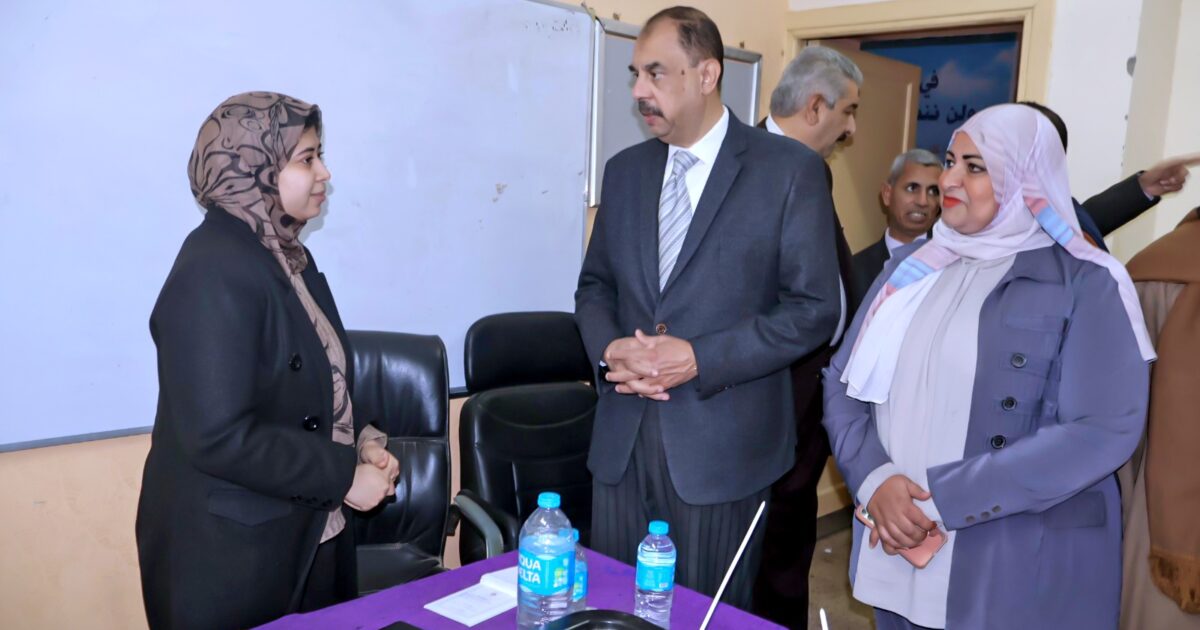 محافظ سوهاج يتفقد عدداً من لجان انتخابات الإعادة لمجلس النواب بحي غرب وشرق ومركز سوهاج