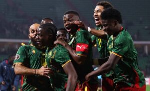 أسود الكاميرون تفترس الفهود