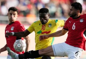 الفراعنه يعبرون لربع النهائى 