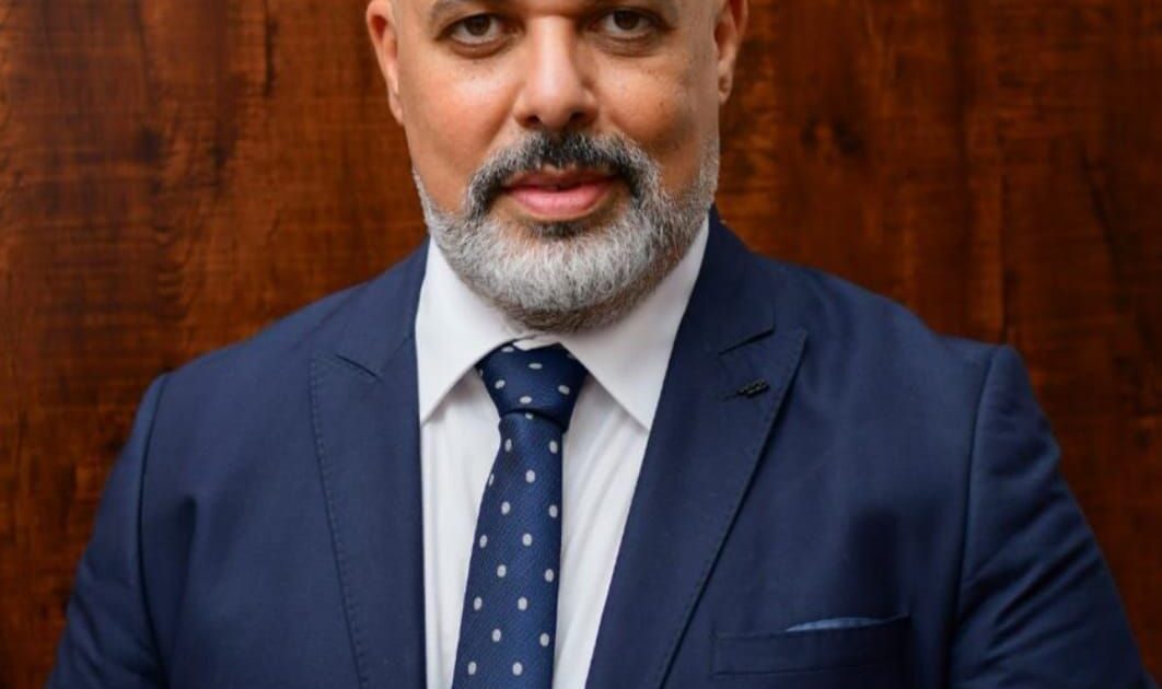 رئيس شعبة الذهب والمعادن