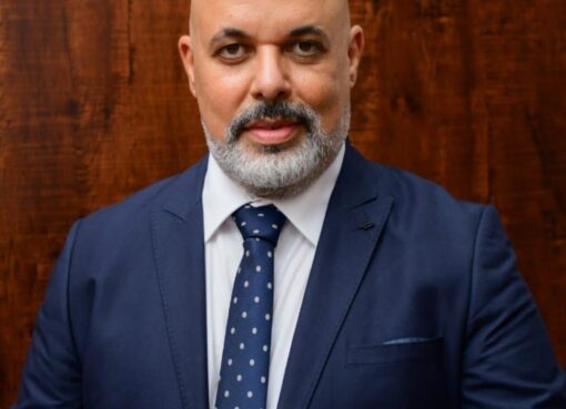 رئيس شعبة الذهب والمعادن