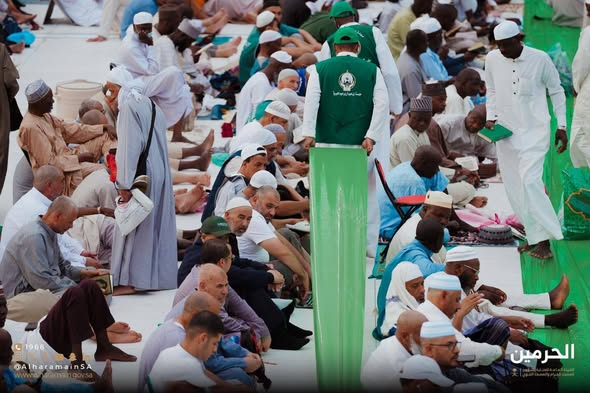 أطلقت الهيئة العامة للعناية بشؤون المسجد الحرام والمسجد النبوي آلية حديثة وموثقة لتنظيم برنامج إفطار الصائمين ف