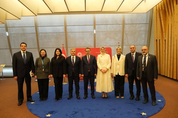 افتتاح معرض "أطلس