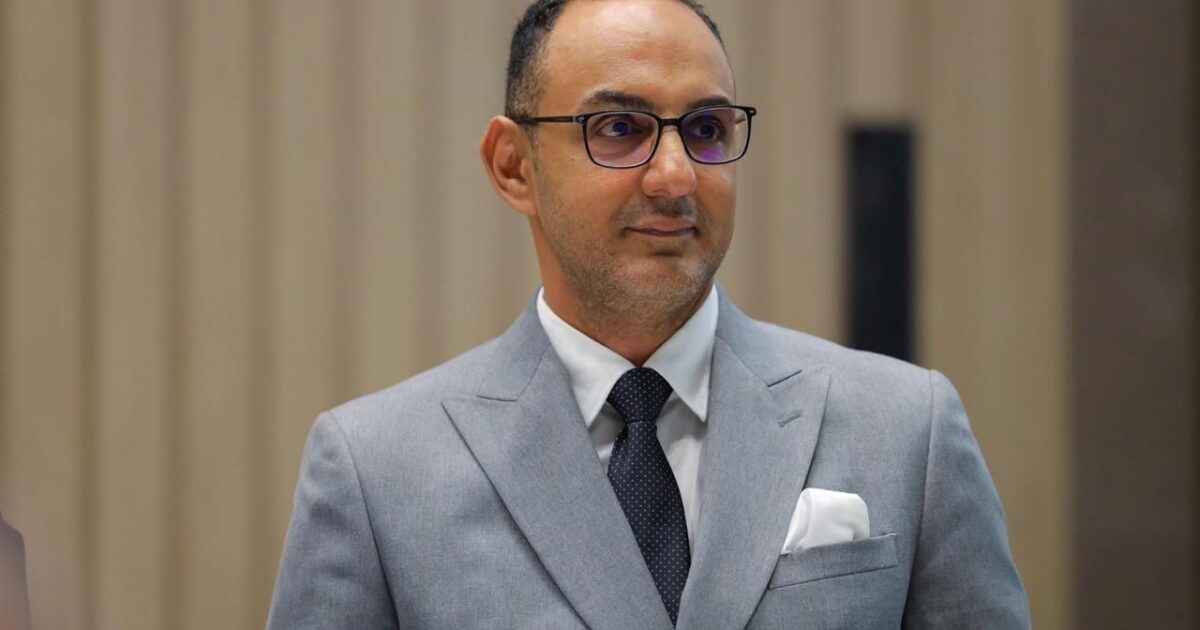 الذهب يعانق 5000