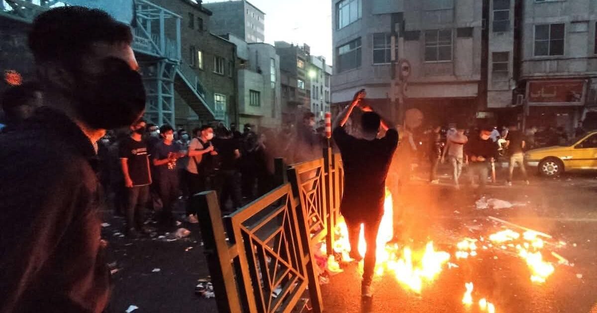 كرة الغضب تشتعل فى شوارع إيران