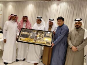 زملاء منسوبي مركز الخدمات الطبية الشرعية بمكة يقيمون حفل تكريم لزميلهم الأستاذ أمين عبدالفتاح