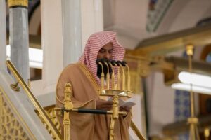 الشيخ الدكتور صلاح بن محمد البدير يؤم المصلين لصلاة الجمعة بالمسجد النبوي