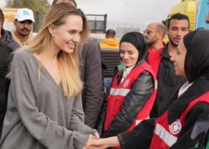أنجلينا جولى تشيد بالجهود المصرية فى إيصال المساعدات الإنسانية إلى غزة