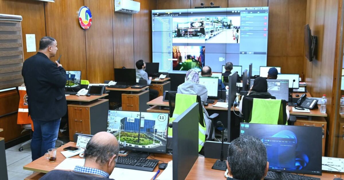 محافظ البحيرة تتابع فتح اللجان وسير العملية الإنتخابية من غرفة التحكم والسيطرة