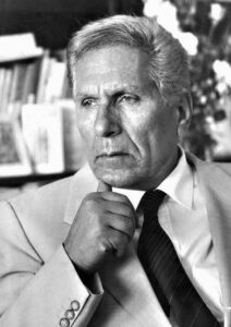 عظيم من عظماء مصر أديب وكاتب

وطبيب مصري من بلاط صاحيه الجلاله