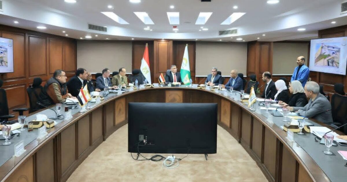 حافظ الجيزة يحسم شكاوى المواطنين بتكليفات فورية وإجراءات حاسمة