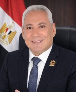 رئيسُ جامعةِ المنيا يُرسِلُ برقيَّةَ تهنئةٍ لقداسةِ البابا تواضروسَ الثاني والإخوةِ الأقباطِ بعيدِ الميلادِ المجيد