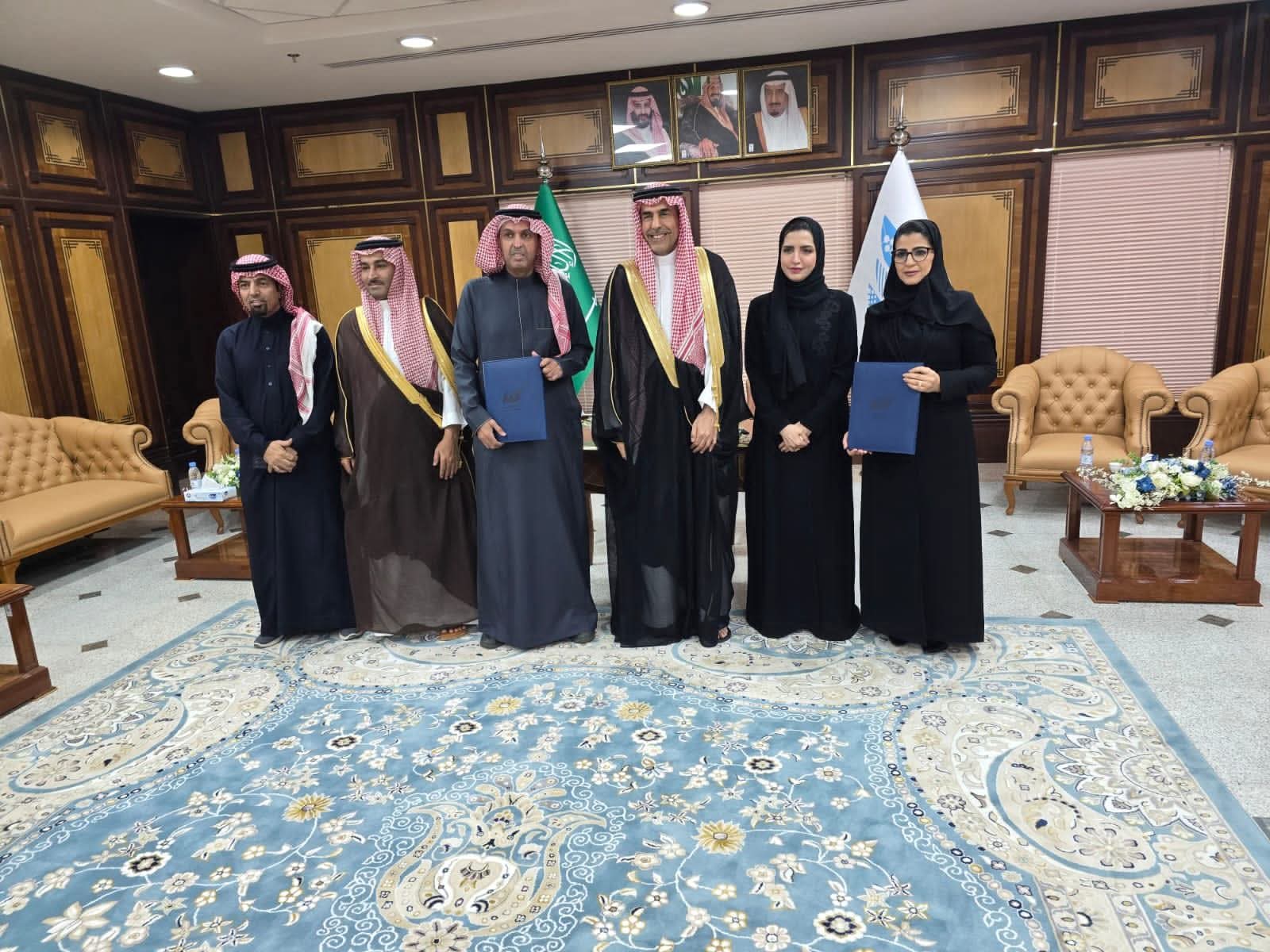 برعاية رئيس جامعة جدة وقعت جمعية الثقافة والفنون مذكرة تفاهم مع كلية التصاميم 