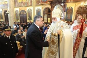 محافظ الجيزة يقدم التهنئه للأقباط الأرثوذكس بمطرانية الجيزة بعيد الميلاد المجيد