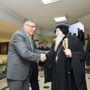محافظ الجيزة يزور مقر مطرانية شمال الجيزة للتهنئة بعيد الميلاد المجيد