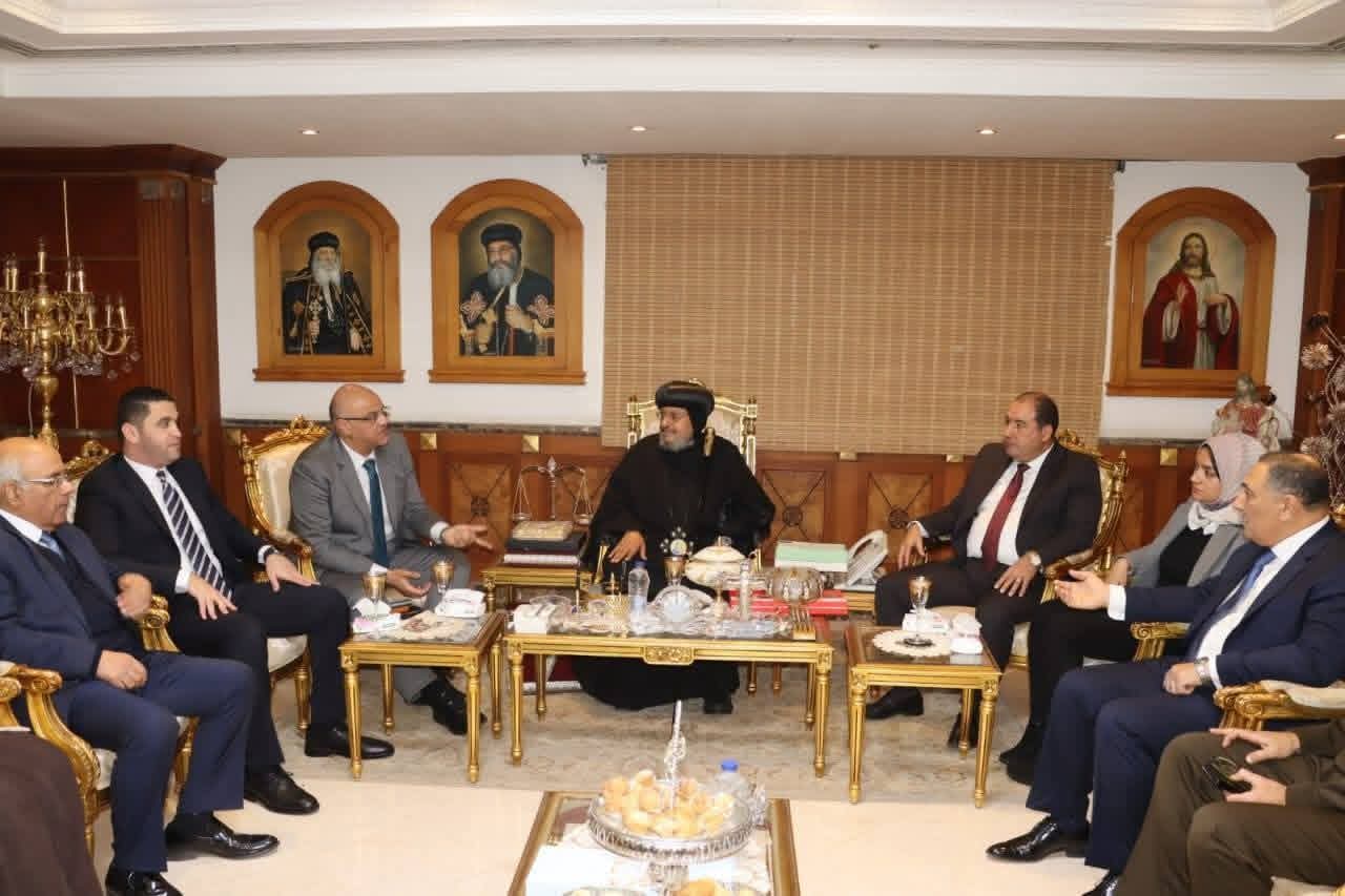 محافظ القليوبية ومدير أمن القليوبية يقدمان التهنئة بعيد الميلاد المجيد بمطرانية شبرا الخيمة