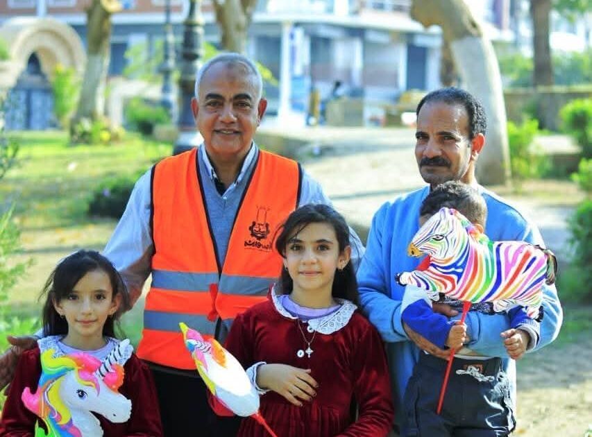 أسوان: إدارة الحدائق توزع الهدايا والألعاب على الأطفال بالحدائق والمتنزهات الاحتفال بعيد الميلاد المجيد
