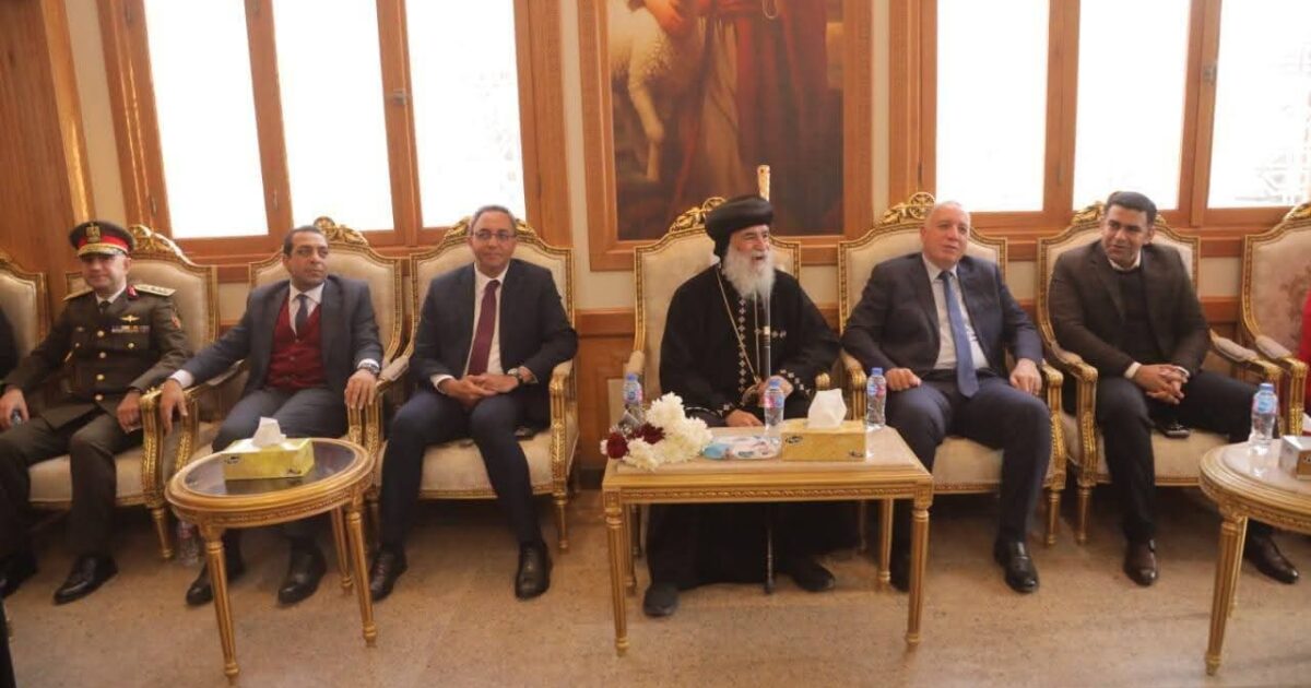 قنا: الدكتور خالد عبدالحليم يشارك أقباط قوص فرحتهم بعيد الميلاد ويؤكد وحدة المصريين أقوى من كل التحديات.