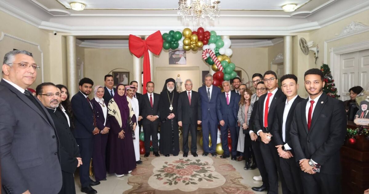 رئيس جامعة المنيا ووفد من قيادات وطلاب الجامعة والطلاب الوافدين يزورون كنائس المنيا للتهنئة بعيد الميلاد المجيد