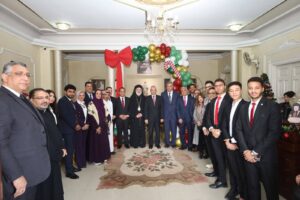 رئيس جامعة المنيا ووفد من قيادات وطلاب الجامعة والطلاب الوافدين يزورون كنائس المنيا للتهنئة بعيد الميلاد المجيد