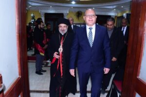 رئيس جامعة سوهاج يشارك الأقباط احتفالات عيد الميلاد بمشهد وطني مهيب