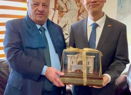 سماوي والسفير الصيني يبحثان سبل تطوير الروابط الثقافيّة بين المهرجان والصين