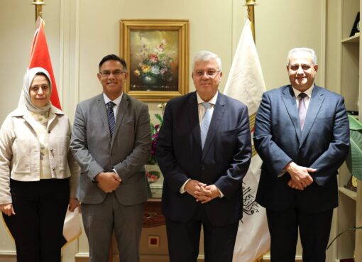 وزير التعليم العالي يستقبل رئيس جامعة ولفرهامبتون لبحث سبل تعزيز التعاون الأكاديمي المشترك