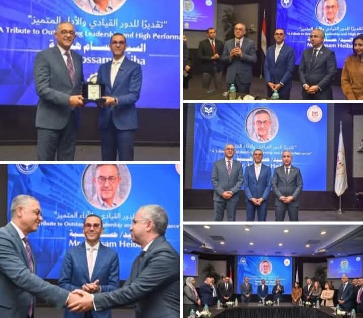 المهندس حسن الخطيب وزير الاستثمار والتجارة الخارجية يوجه الشكر للمهندس حسام هيبة بعد انتهاء فترة عمله بالهيئة