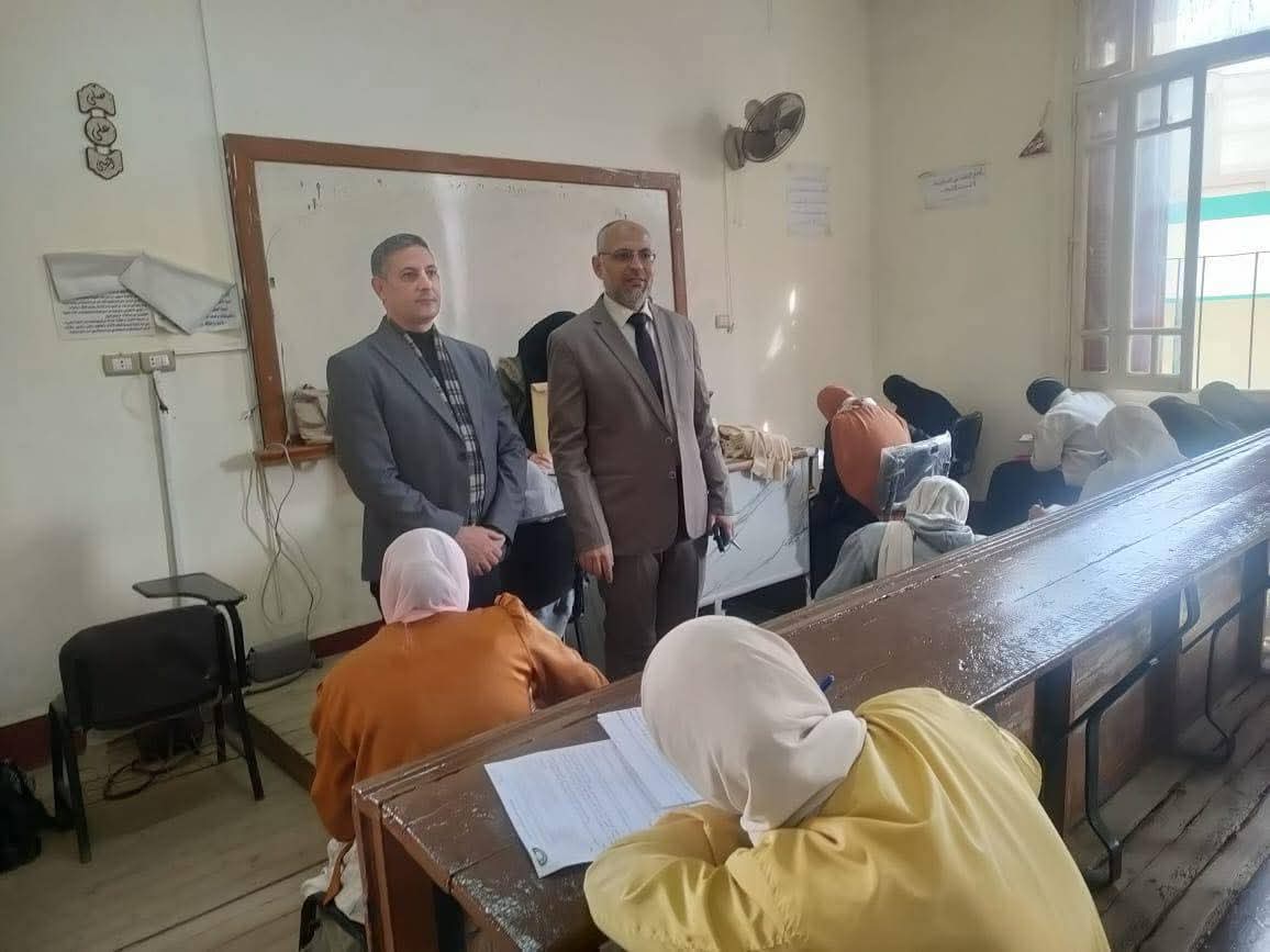 العبد يتابع امتحانات الفصل الدراسي الأول للعام الجامعي ٢٠٢٥م/ ٢٠٢٦م وسط هدوء تام 