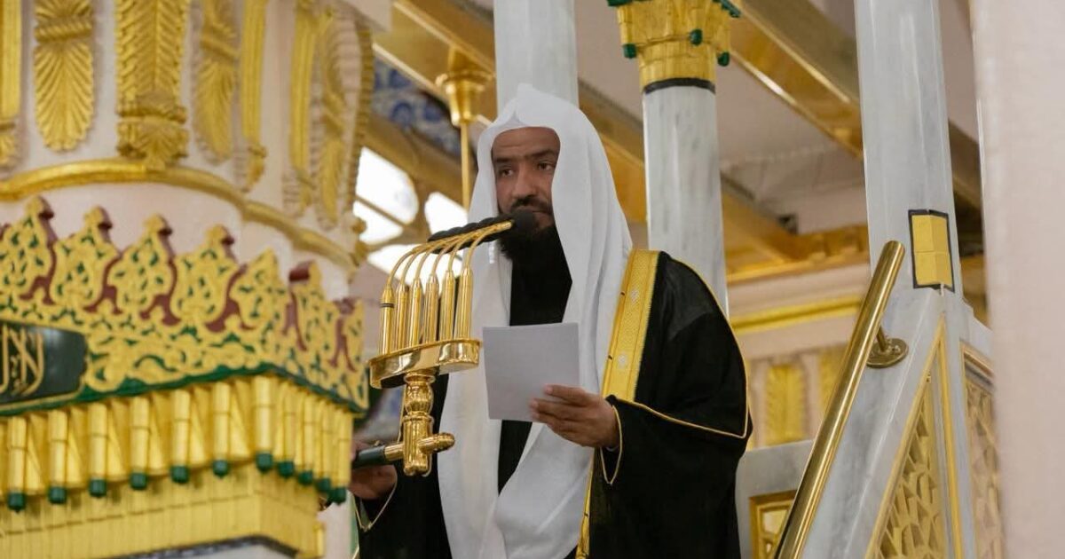 البعيجان يؤم المصلين لصلاة الجمعة بالمسجد النبوي