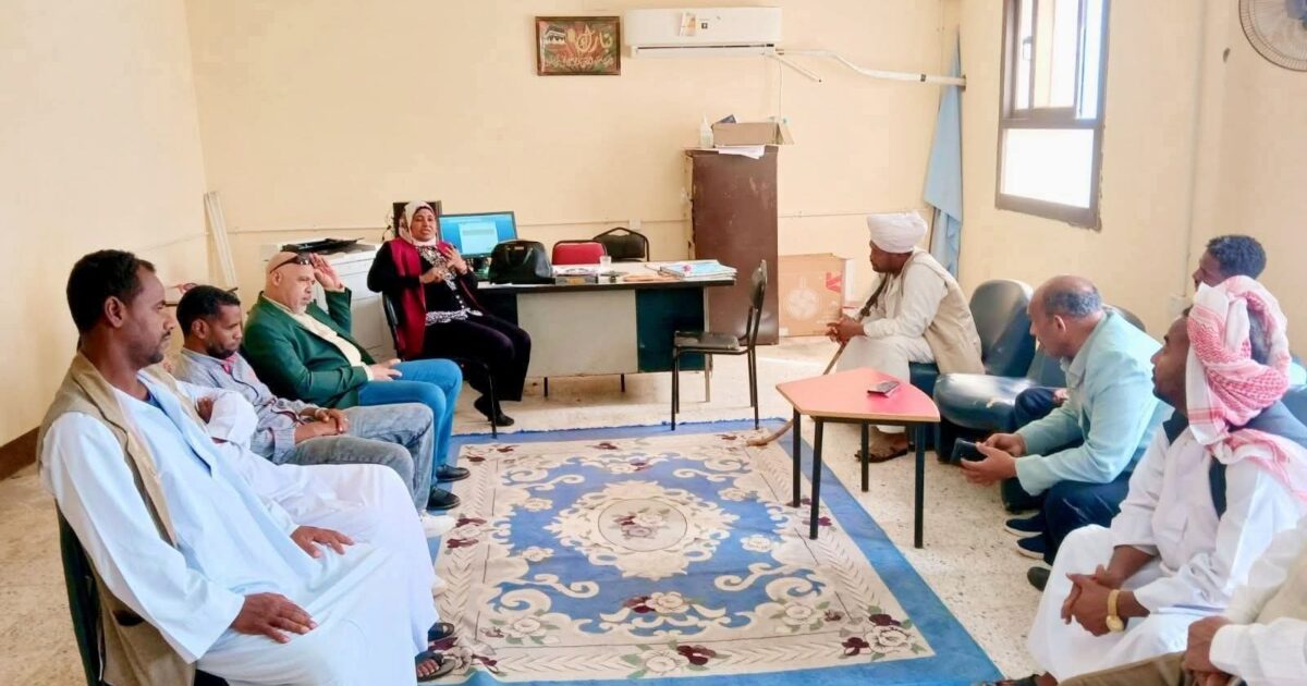 وكيلة تعليم البحر الأحمر تبحث تطوير العملية التعليمية فى اجتماع موسع بحلايب