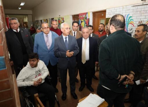 رئيس جامعة المنيا يتفقد لجان امتحانات كليات الآداب والحاسبات والمعلومات والتربية ويؤكد توفير الدعم الكامل لذوي الهمم 