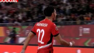 كبير أفريقيا يعود لعرشه