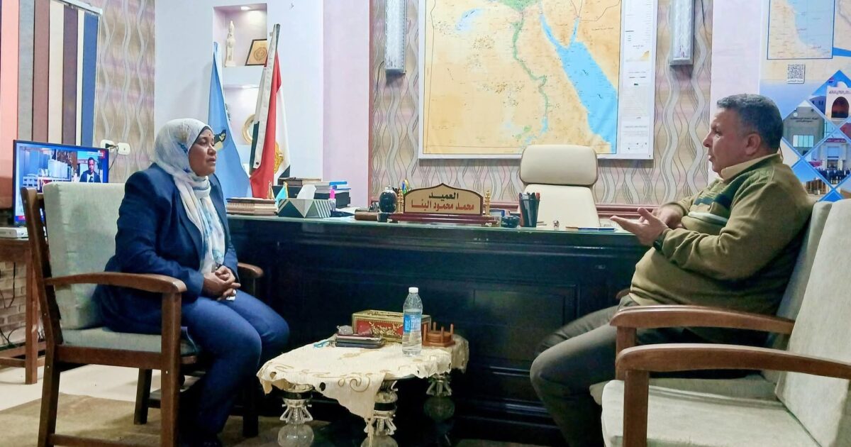 فايزة أحمد تعقد اجتماعًا موسعًا مع رئيس مدينة الشلاتين لبحث القضايا التعليمية