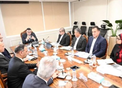 الإسكان:الوزير يعقد اجتماع مع مسئولي شركة سامكريت لمتابعة الموقف التنفيذي للمشروعات.