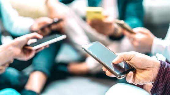 لماذا يتجنب جيل Gen Z المكالمات الهاتفية؟