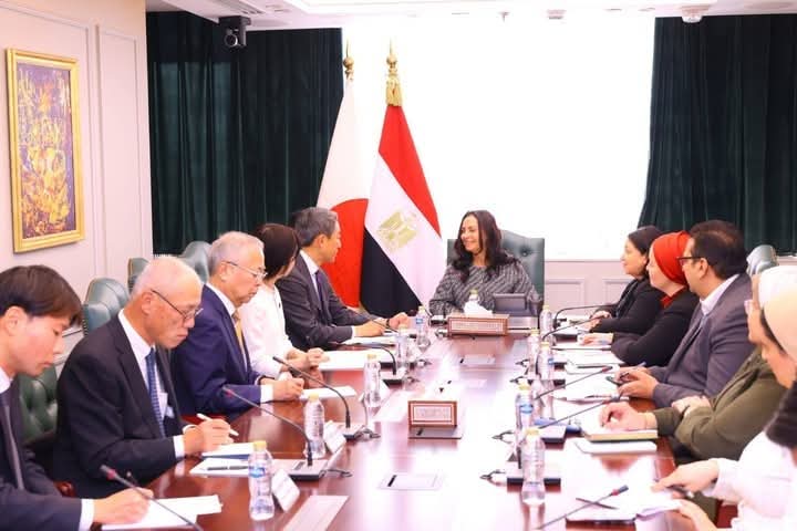 وزيرة التضامن الاجتماعي تلتقي وفداً من أعضاء مجلس المستشارين الياباني 