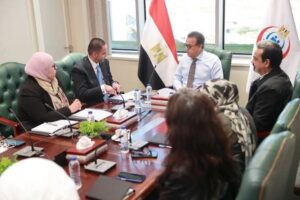 نائب رئيس مجلس الوزراء وزير الصحة يتابع مستجدات تكليف دفعة 2023 الطبية