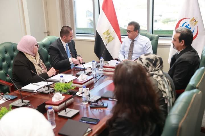 نائب رئيس مجلس الوزراء وزير الصحة يتابع مستجدات تكليف دفعة 2023 الطبية