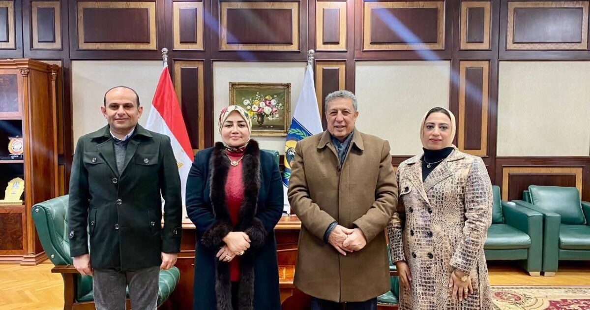 وكيل تعليم البحيرة يعقد إجتماعًا تنسيقاً مع نائب رئيس الجامعة لشؤن خدمة المجتمع وتنمية البيئة  
