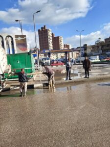 رئيس مدينة دمنهور: يتابع سحب مياه الأمطار صباح اليوم ويضمن انسيابية الحركة المرورية