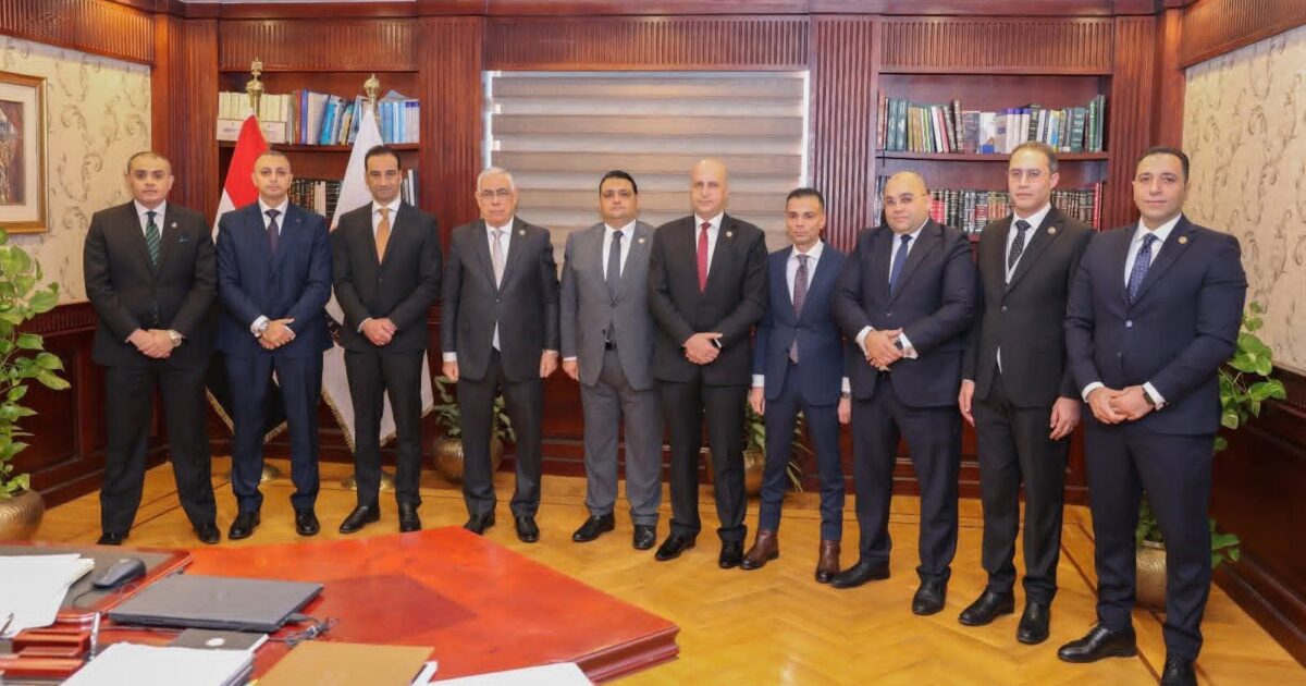 النائب العام يستقبل رئيس الاستئناف لنيابة استئناف الإسماعيلية لعرض الكشوف ربع السنوية بدائرة نيابته