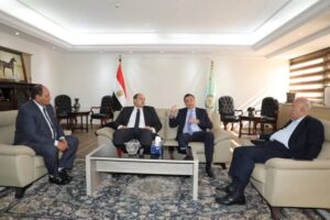 •وزير الزراعة ورئيس "حماية المنافسة" يبحثان مع اتحاد الدواجن آليات ضبط السوق 