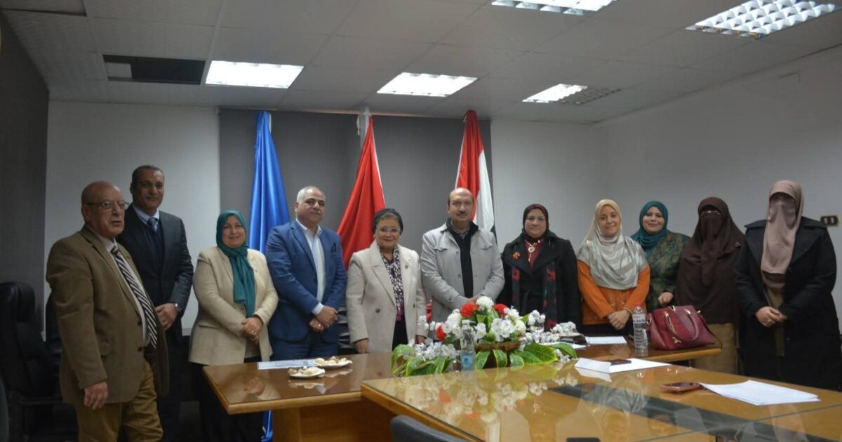 رئيس جامعة بورسعيد يستقبل نائب وزير الصحة لبحث تفعيل التعاون المشترك ومؤكدا الجامعة شريك فاعل في خطة السكان والتنمية