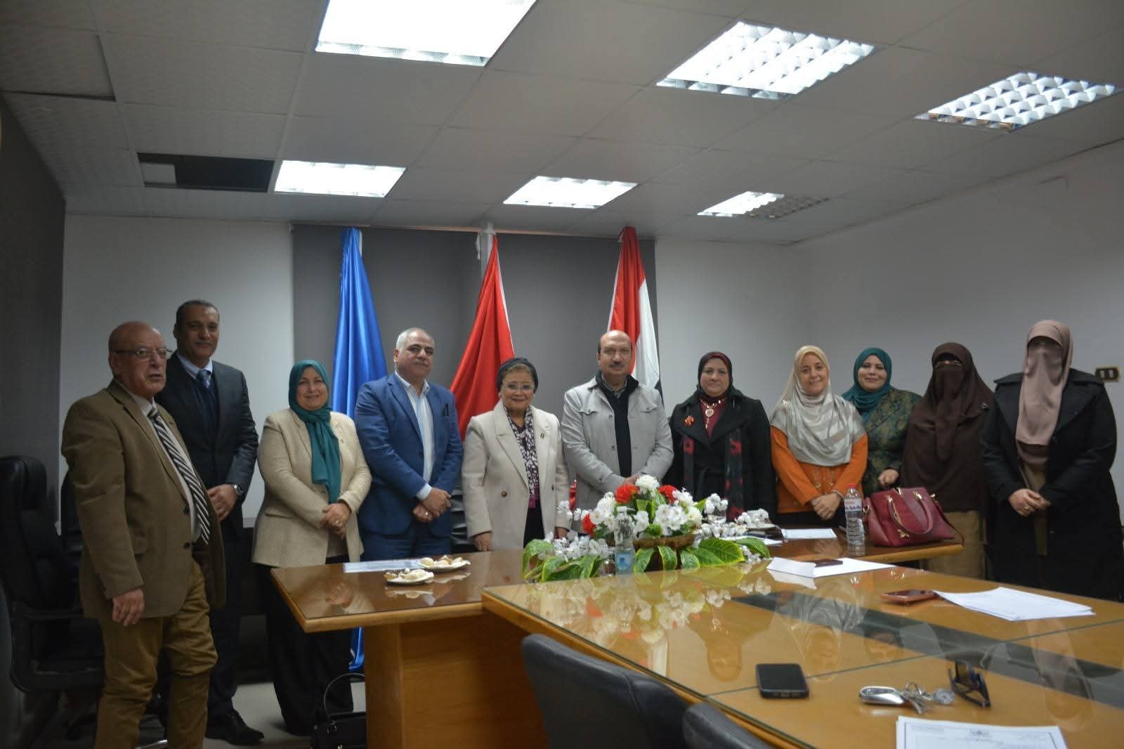 رئيس جامعة بورسعيد يستقبل نائب وزير الصحة لبحث تفعيل التعاون المشترك ومؤكدا الجامعة شريك فاعل في خطة السكان والتنمية