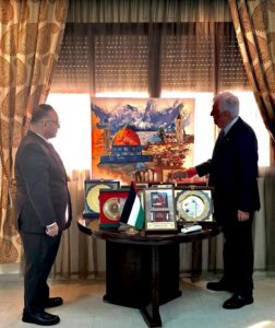 الصوير وسفير فلسطين بالمغرب في لقاء يتجاوز البروتوكول بالرباط